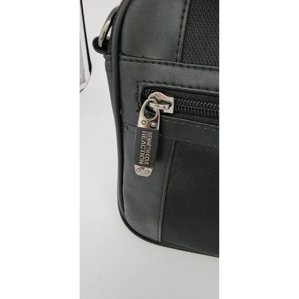 Kenneth Cole Reaction R-Tech Messenger Bag Mens Black Tech Tablet Case EXC